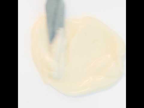 A video about of the deep Moisture & Firming Hydrator moisturizer cream 